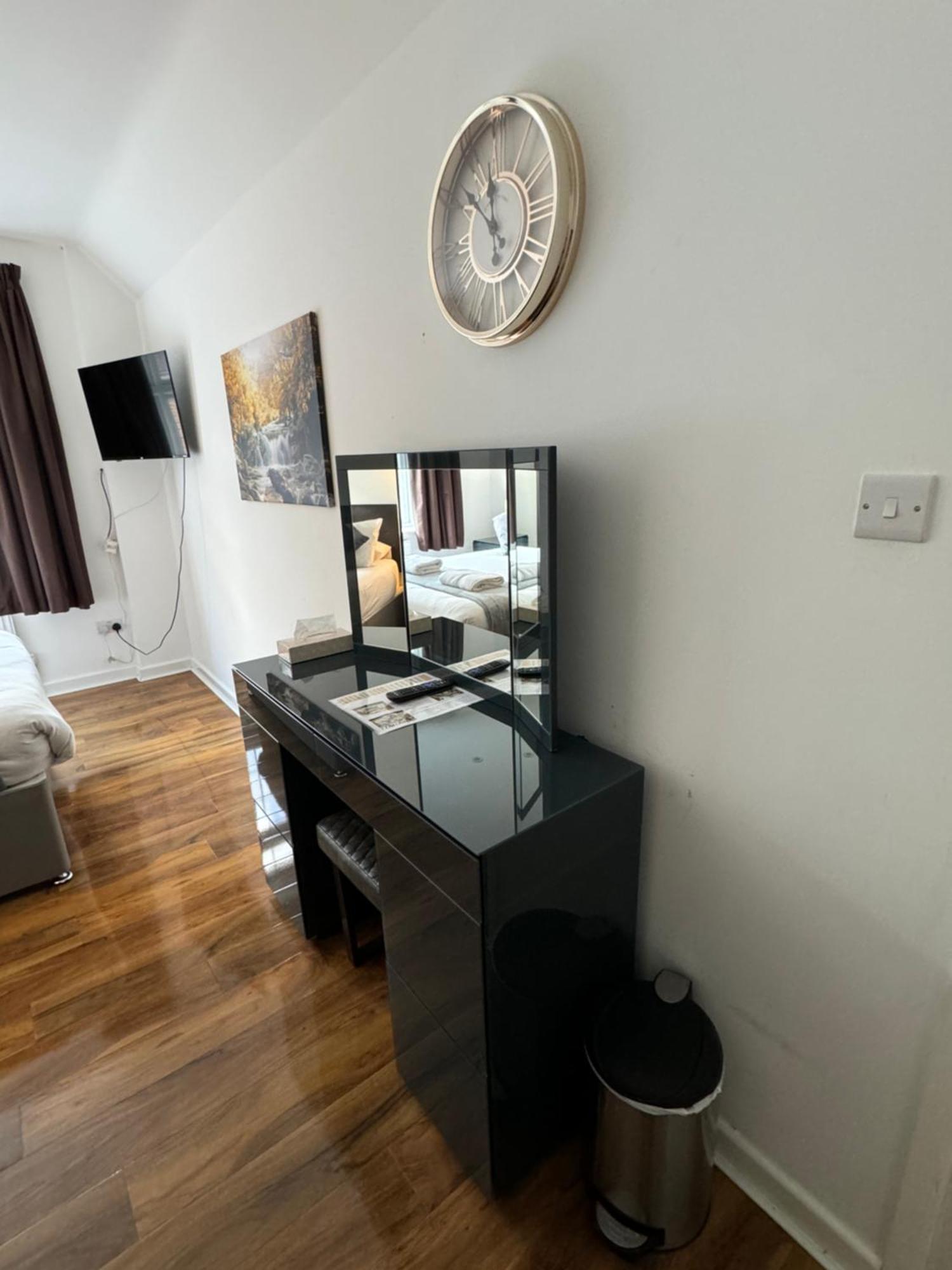 Oakhurst Gatwick B&B Кролі Екстер'єр фото